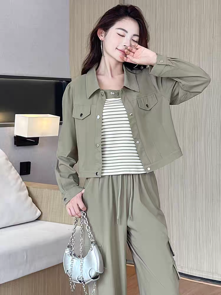 军绿色休闲三件套工装裤套装女春秋新款背心外套时尚直筒束脚两穿