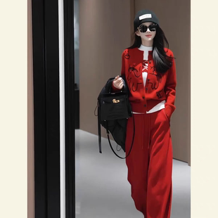 2026本命年超火穿搭一整套洋气休闲高级感红色针织衫裤子两件套装