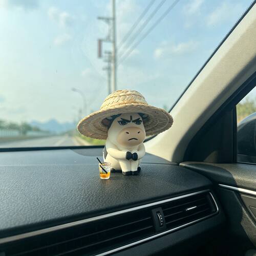 emo草地牛丑萌车载桌面摆件
