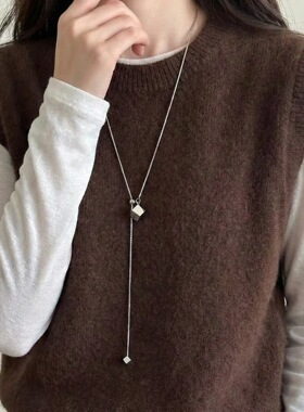 秋冬新款简约银色方糖吊坠可抽拉式项链方块可调节毛衣链衣服配饰