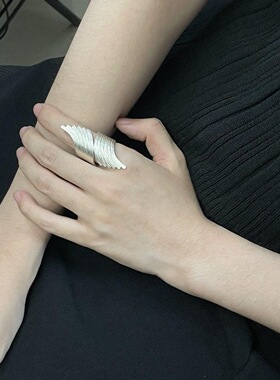 时尚宽版戒指女优雅大方拉丝面开口扳指个性翅膀饰品食指环
