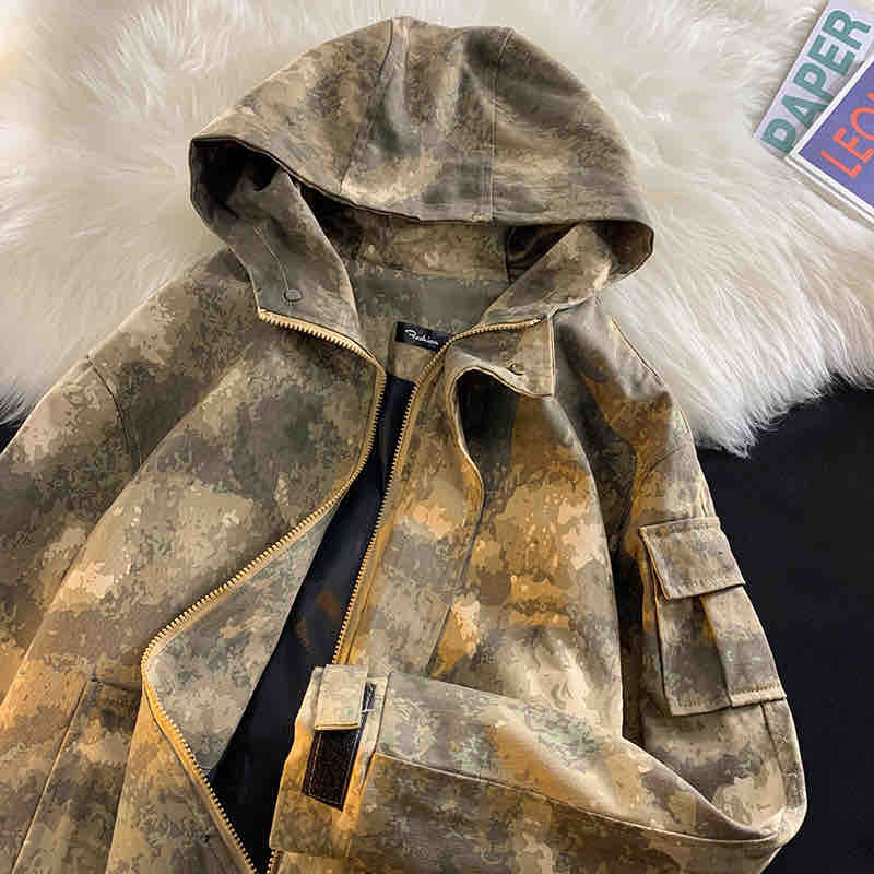 迷彩冲锋衣外套男款春季潮牌痞帅炸街美式机能工装连帽飞行员夹克