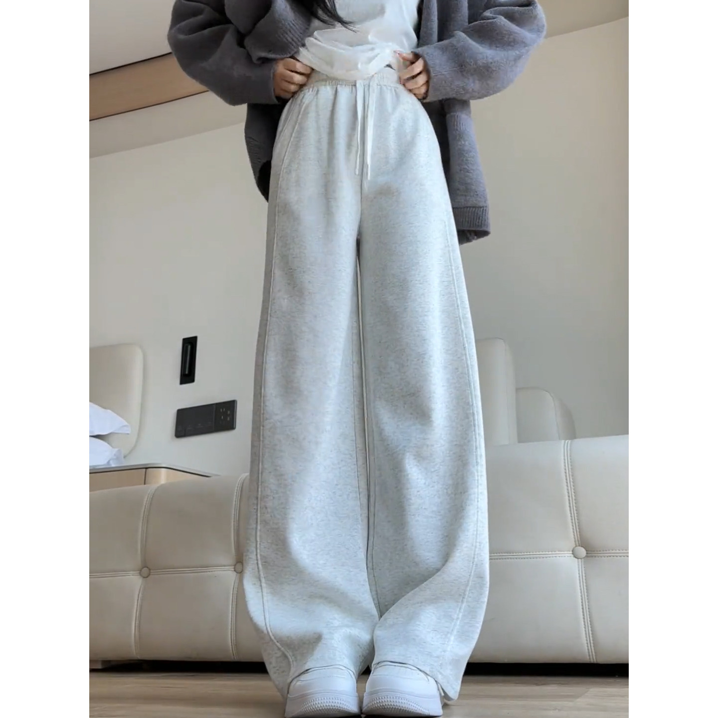 白灰色香蕉运动裤女秋冬加绒慵懒风宽松直筒裤小个子窄版阔腿卫裤