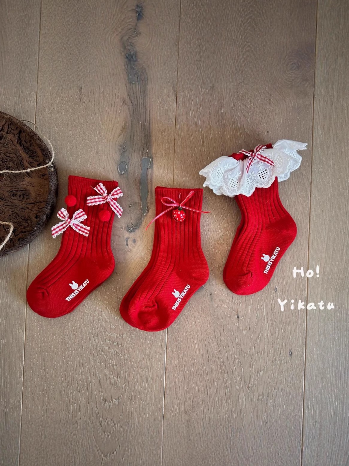 儿童红色袜子YKT伊卡兔童袜秋冬新款草莓铃铛花边红色系年袜8187