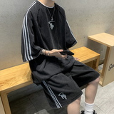黑色
