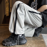 灰色