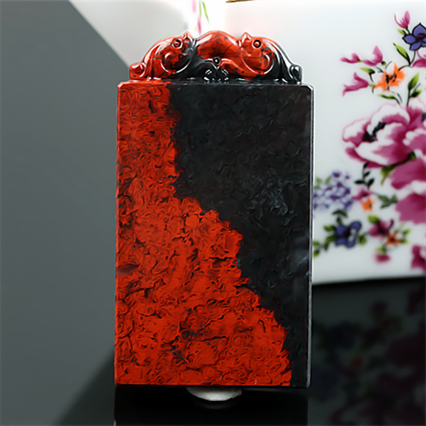 桂林鸡血玉无事牌吊坠特级黑底红乾坤料正品天然玉石平安牌挂件