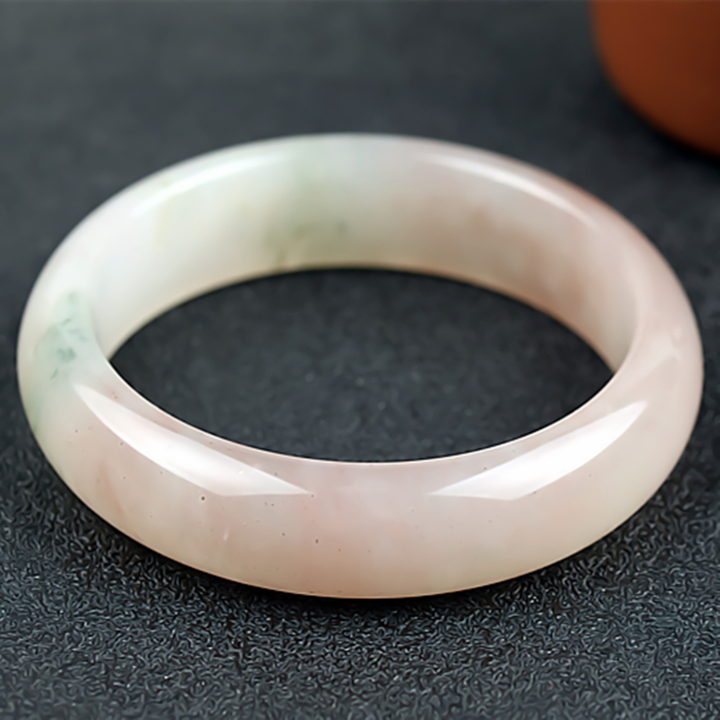 桂林鸡血玉手镯冰种三彩粉色贵妃料58圈口正品天然广西玉石镯子女