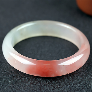 毕业级 桂林鸡血玉手镯玻璃种三彩贵妃料62圈口正品天然玉石镯子