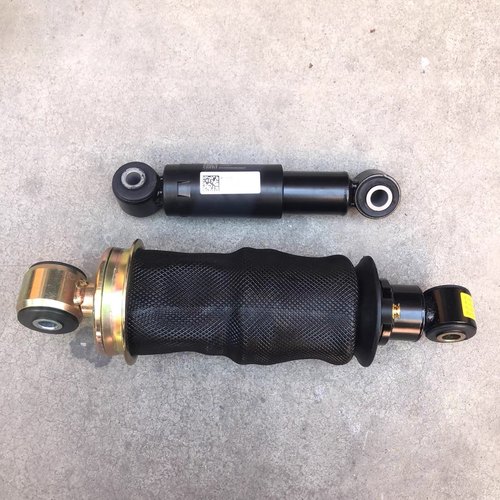 新斯太尔D7B M5G驾驶室前悬气囊后悬斯太尔M5G减震器避震弹簧气囊