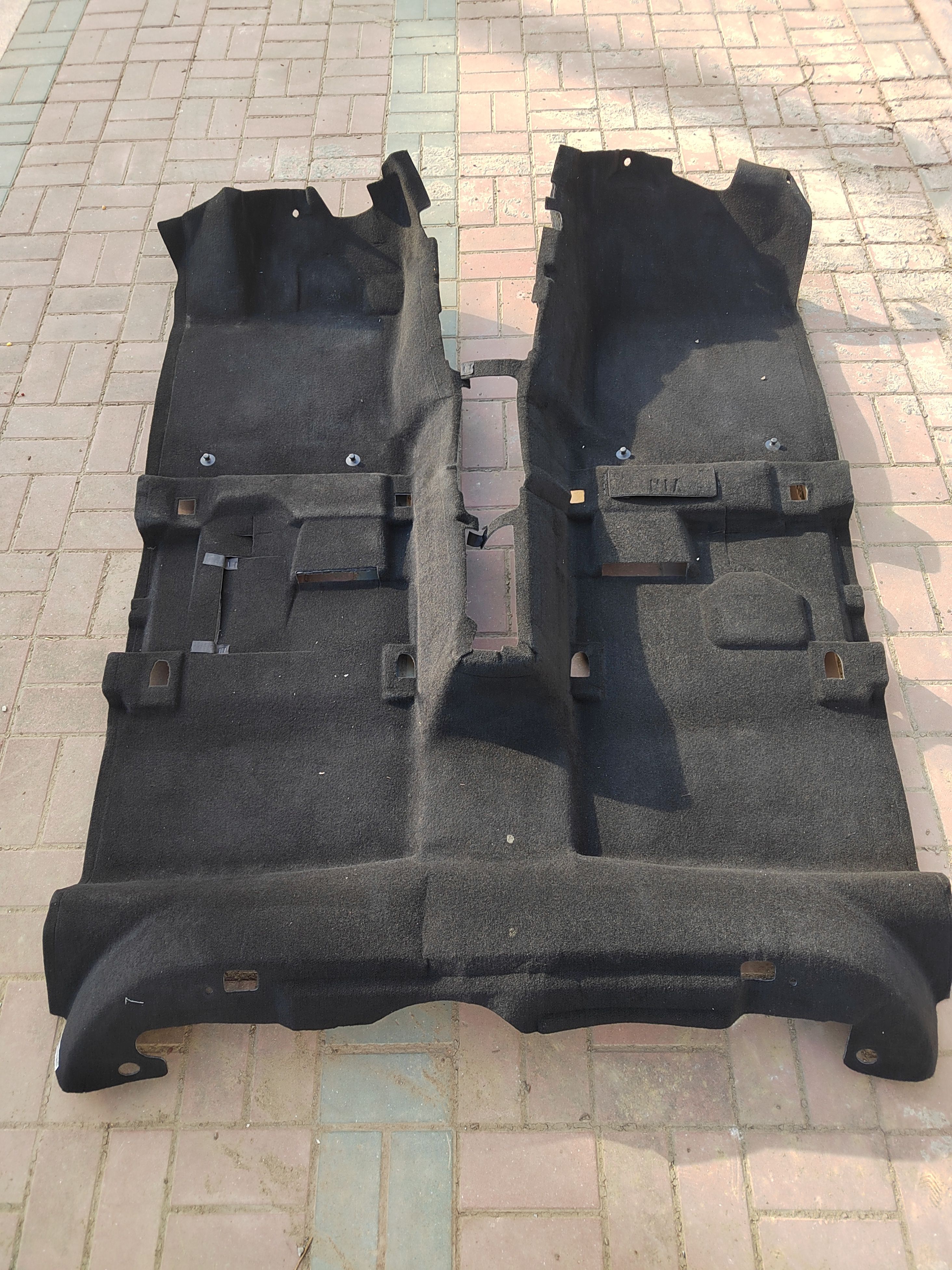 适用于吉利缤瑞/缤瑞cool车身地毯黑色绒毯毯子地胶