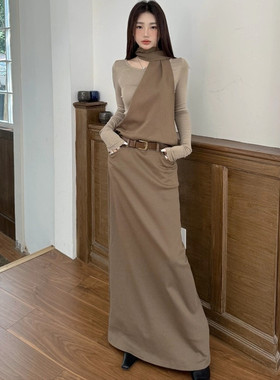 废土风撞色拼接长袖假两件连衣裙女秋冬季气质收腰挂脖领叠穿长裙