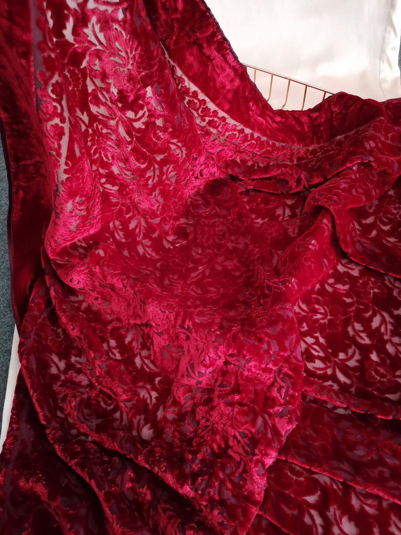 105大丝巾女高档围巾秋冬真丝丝绒大方巾大牌桑蚕丝披肩酒红冬季