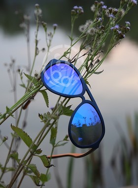 墨镜飞行员式蓝色超轻薄太阳镜