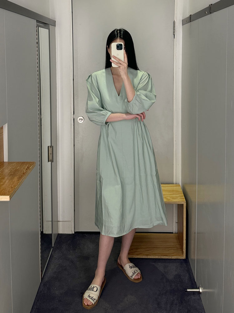 极简cos风法式气质洋气感泡泡袖别致收腰青色23夏新通勤女连衣裙