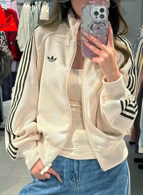 阿迪达斯三叶草女装2026春三条纹针织宽松休闲运动夹克外套KQ5490