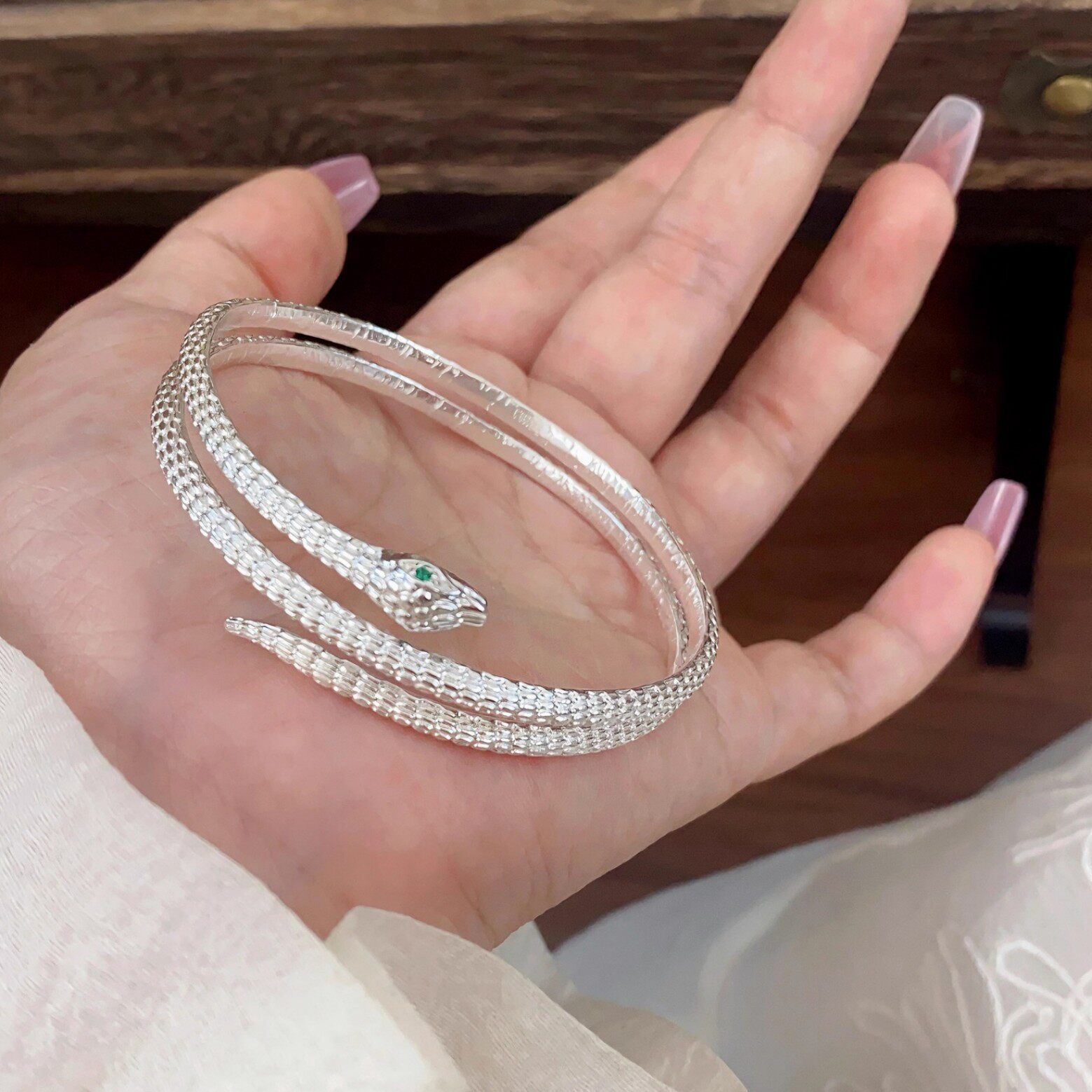 新款夏季灵蛇手镯小众轻奢精致个性十二生肖百搭时尚设计感配饰