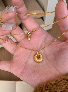 小红书爆款金驼峰项链女ins小众设计2026新款时尚拉丝吊坠锁骨链