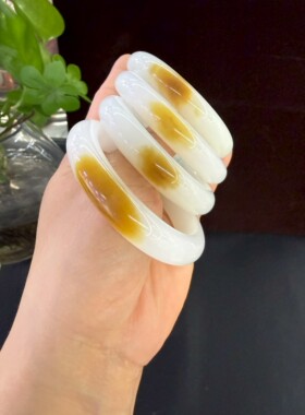 新疆和田玉且末料糖白手镯女款玉石镯子胖泥鳅老余定制