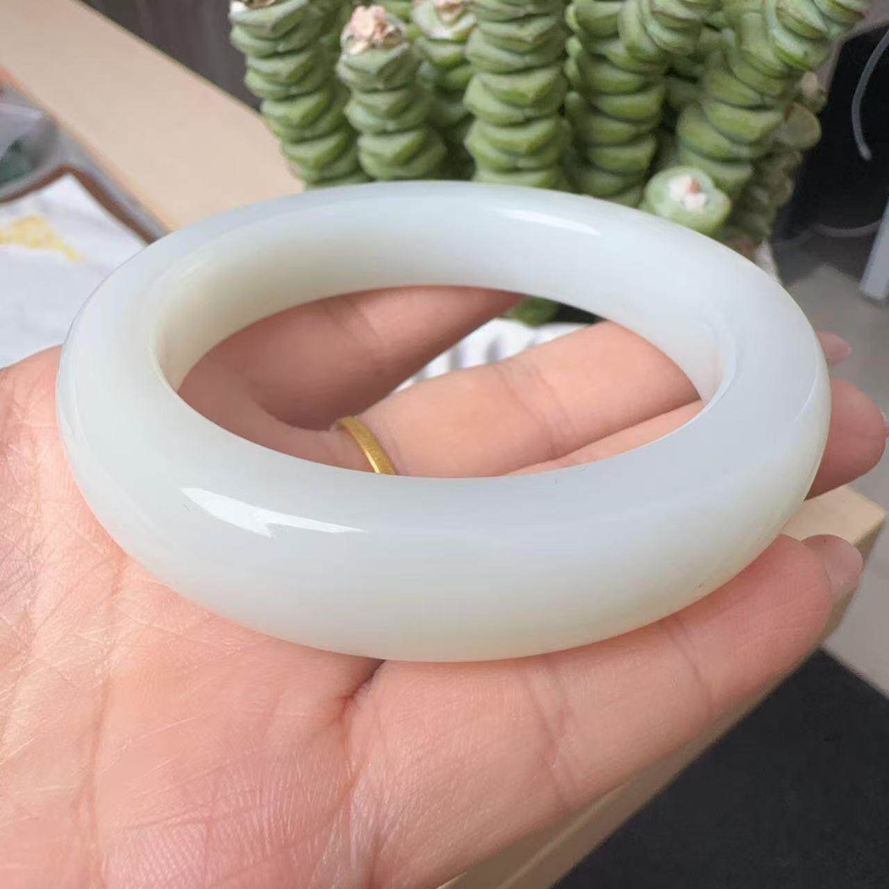 新疆和田玉且末高白镯纯天然和田玉手镯油脂感白镯油膏膏料老余
