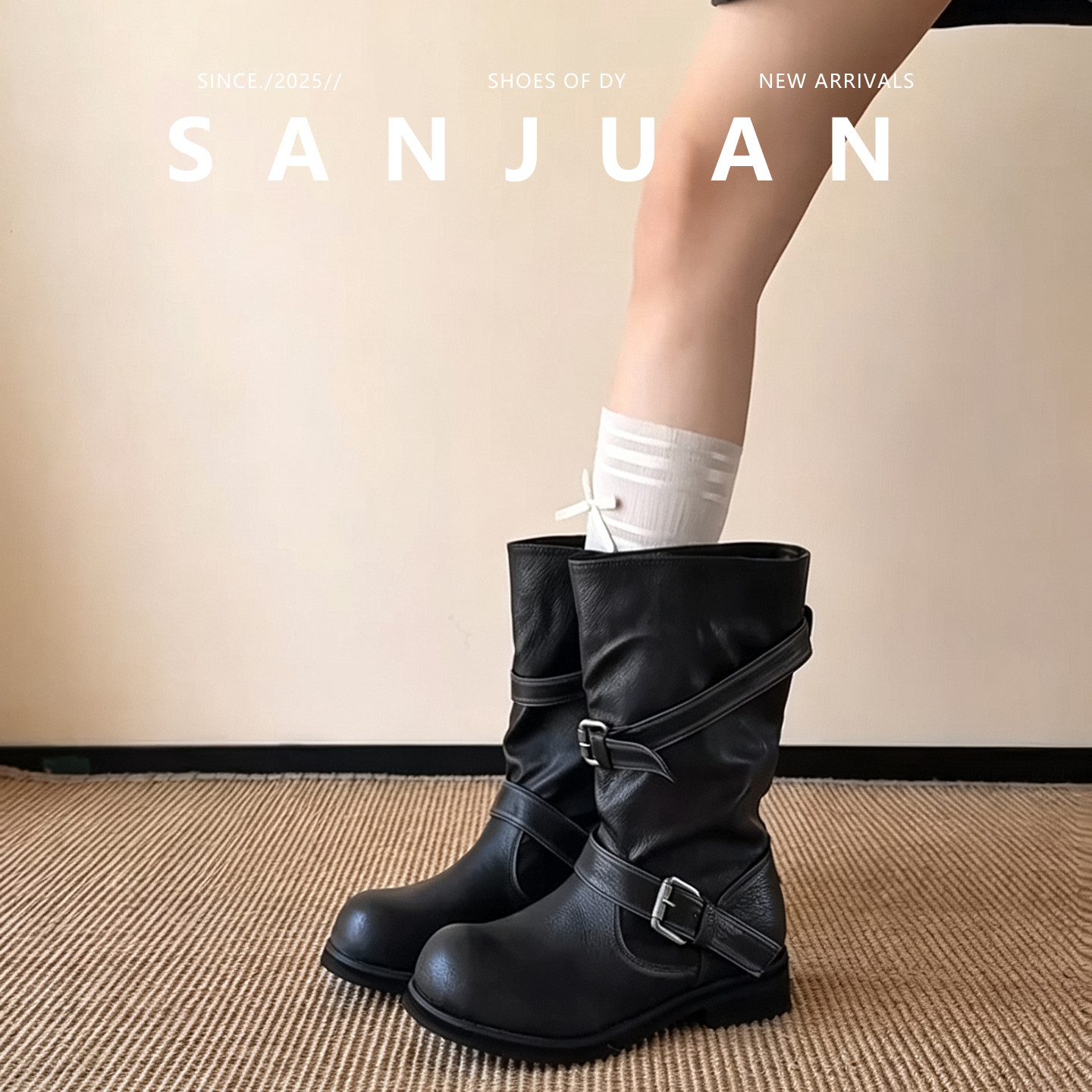 羊皮版sanjuan三卷新款机车靴皮带扣厚底圆头宽筒靴围增高堆堆靴