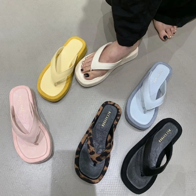 2026法式仙女风厚底夹趾人字拖绝美豹纹夏外穿海边沙滩凉拖凉鞋子