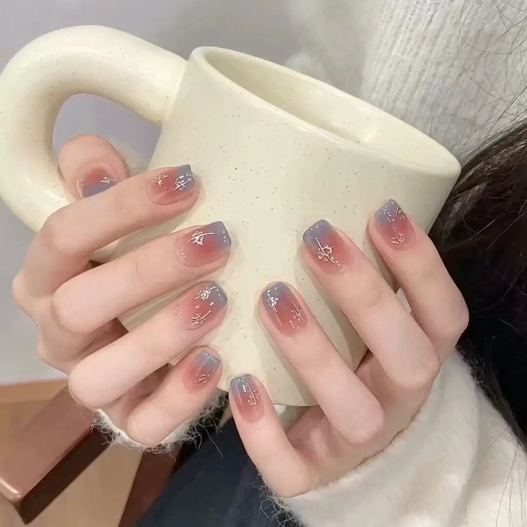 渐变花朵短款穿戴甲显白高级感