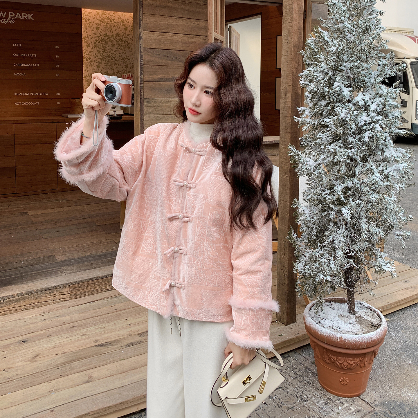 女装/女士精品羽绒服其他/other休闲风白鸭绒2025年冬季常规常规