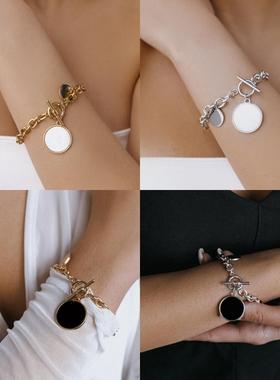 欧美简约黑白贝母OT扣粗链手链