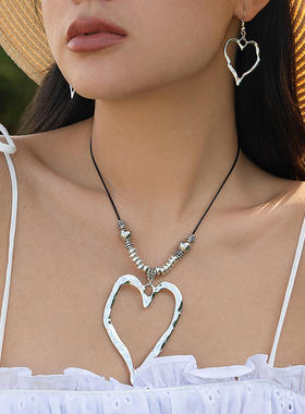 个性不规则心形镂空吊坠项链女