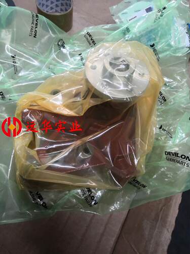 斗山挖掘机迪万伦挖掘机厂配件DE08水泵适用DH22