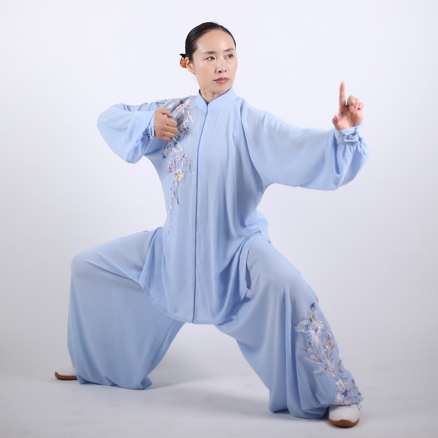 马蕾太极男女同款表演太极服图片