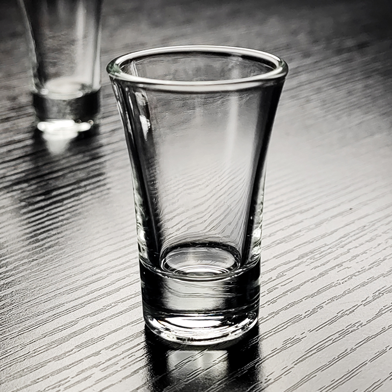 2025新款20ml小酒杯轻奢高档高颜值白酒杯家用一口酒盅商用创意
