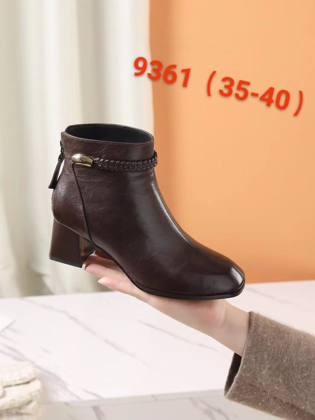 柏育兰大码女鞋2025冬真皮时尚加绒保暖短靴舒适百搭时装靴皮棉鞋