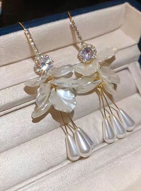 超仙白色贝壳花瓣珍珠流苏耳钩女