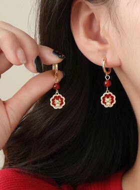 红色本命龙年小龙耳环秋冬小众设计感高级耳饰女2023新款爆款耳扣