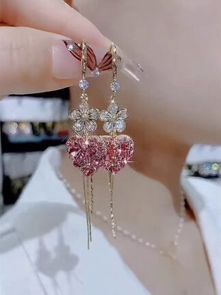 粉色爱心水晶耳环女小众2023新款潮轻奢高级感百搭耳钉精致耳饰品