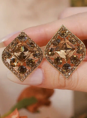 美拉德咖色锆石菱形大耳钉女秋冬轻奢设计感高级耳环气质夸张耳饰