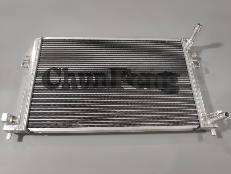 高尔夫7 1.4T水中冷 MK7 1.4T涡轮散热器 高尔夫7加大水中冷