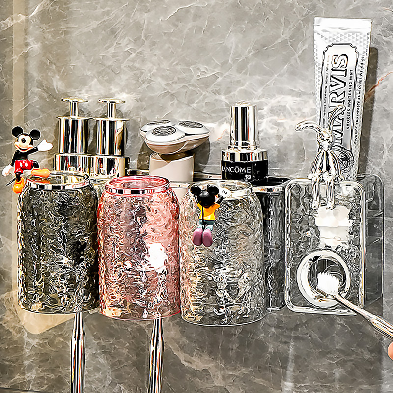 日本进口牙刷置物架免打孔壁挂式卫生间电动牙刷架子刷牙杯漱口杯