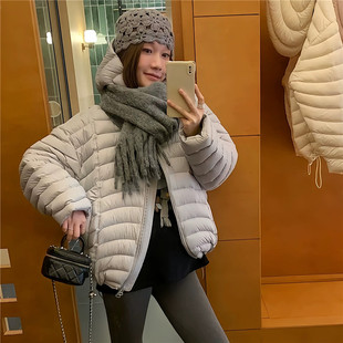 短款轻薄连帽排骨羽绒服女冬季新款宽松休闲龟背泡芙白鸭绒外套潮