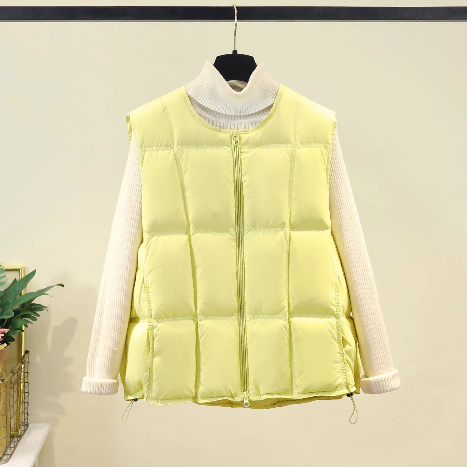 时尚圆领宽松休闲白鸭绒马甲背心