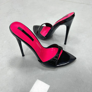 新款黑色漆皮12cm高跟鞋女细跟尖头凉鞋女性感气质名一字拖露趾