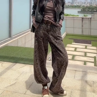 弯刀牛仔裤女欧洲站2025秋季新款潮流百搭复古腰果花图案阔腿长裤