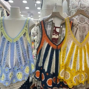 广州十三行女装 蕾丝勾花镂空吊带上衣 高端多巴胺V领马夹背心夏季