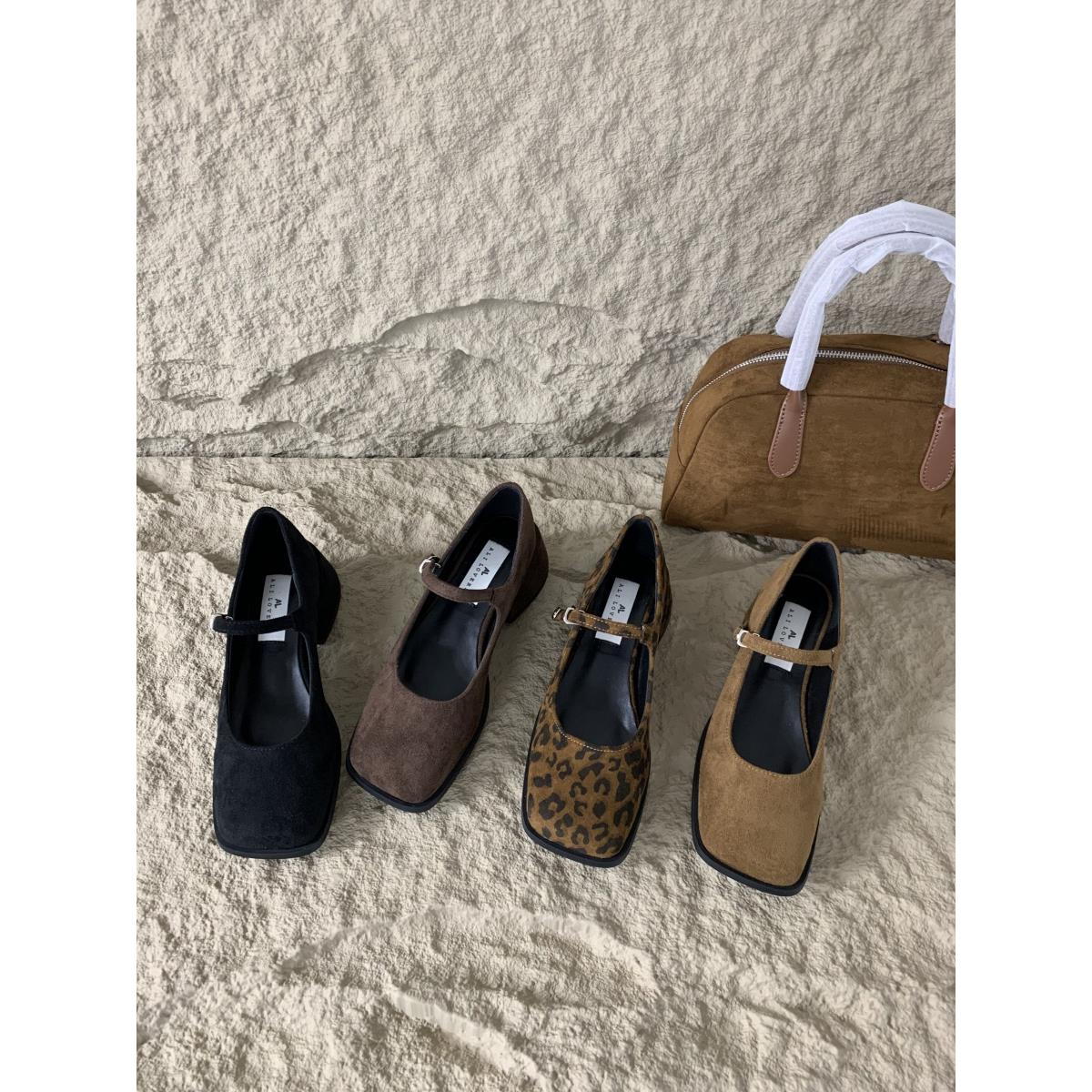 复古风绒面方头一字带粗跟玛丽珍鞋女2025年新款春秋百搭浅口单鞋