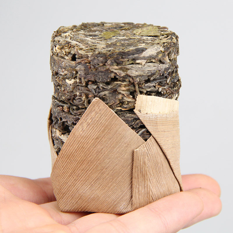 普洱茶生茶纯手工制作生普洱古树茶叶小饼茶茶柱陈年生饼浓香90g