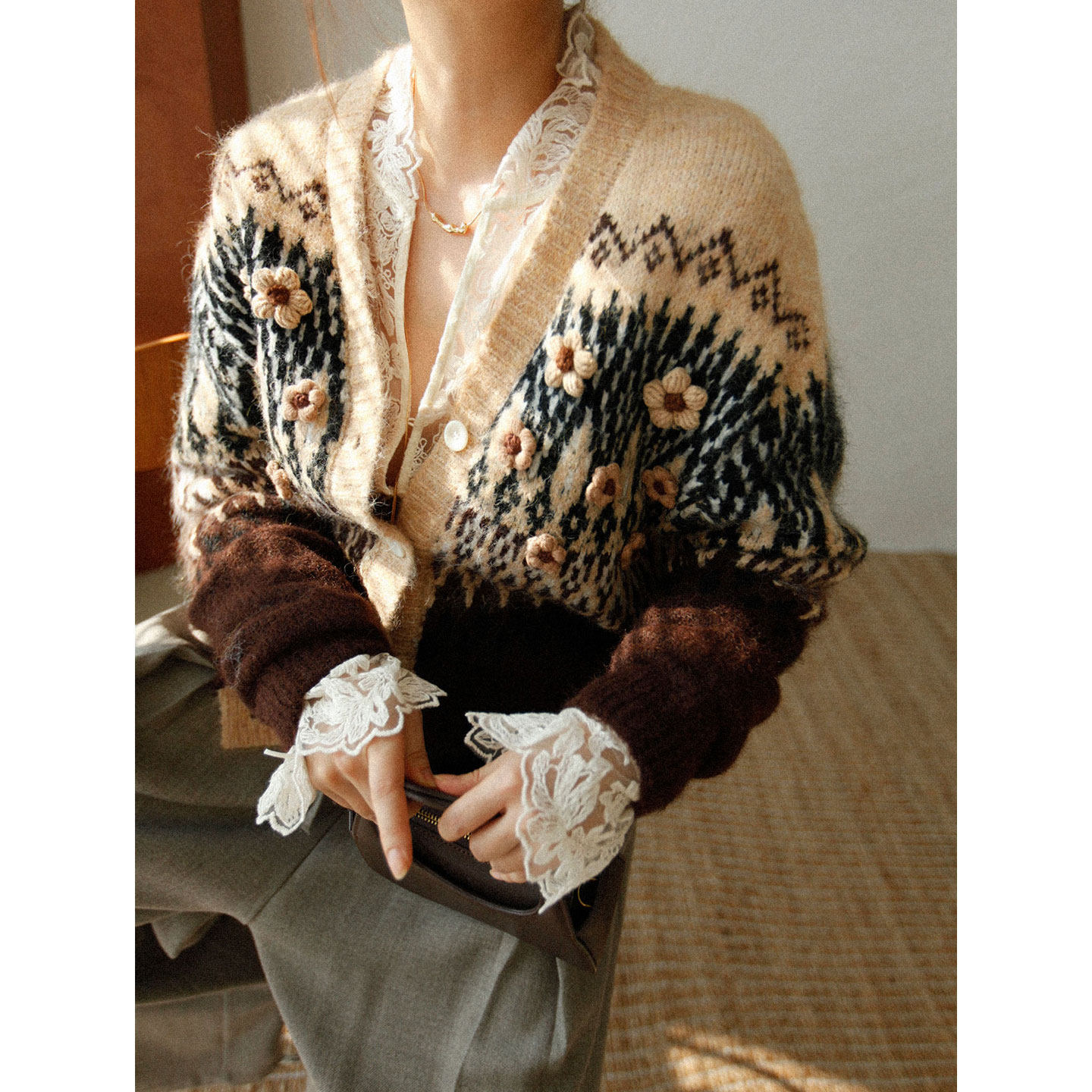 A'1st编辑店 节日氛围感费尔岛针织开衫复古立体花朵刺绣棕色毛衣,女装/女士精品,毛衣,淘宝优惠券,粉丝福利购,淘宝优惠卷