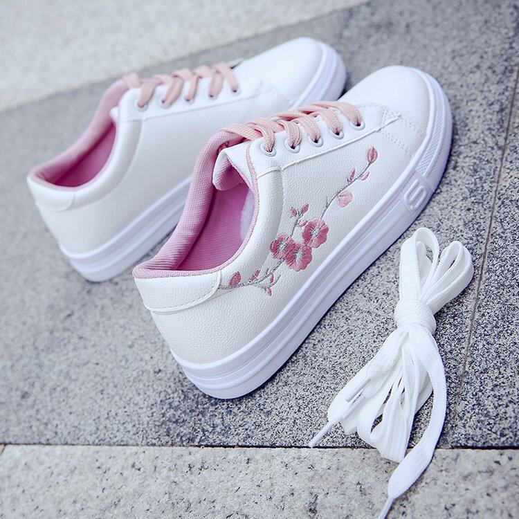 2018春夏季新款刺绣小白鞋女学生白鞋子百搭韩版休闲厚底板鞋女鞋|msdalam kategori Kasut wanita, kasut kanvas - dari Buy2taobao.com untuk memberikan perkhidmatan ejen Taobao profesional membeli