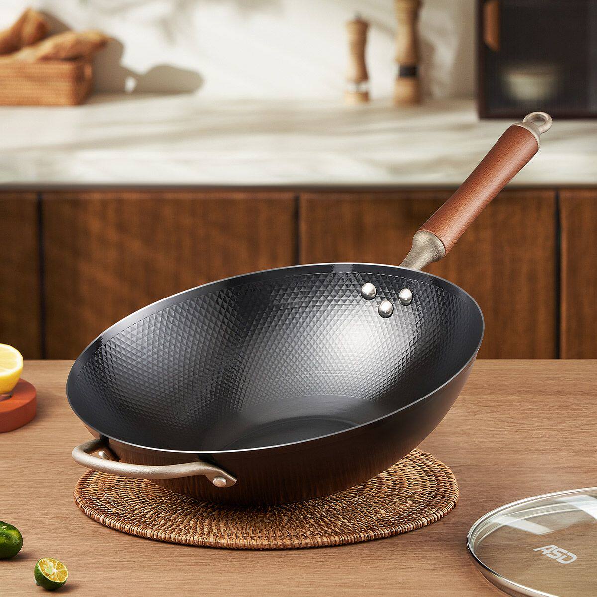 爱仕达极铁炒锅轻铁锅家用无涂层炒菜锅平底锅氮化铁锅电磁炉通用